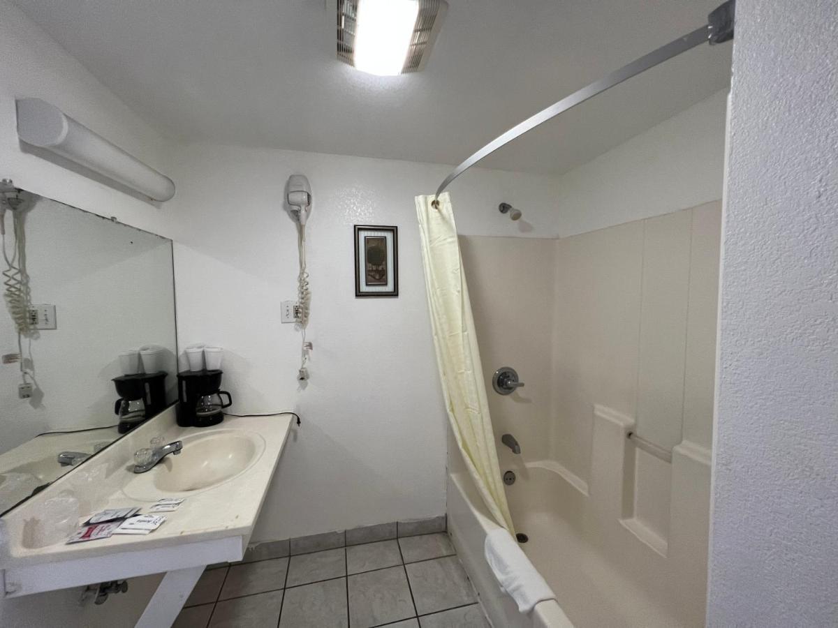 Budget Inn & Suites Freer Zewnętrze zdjęcie